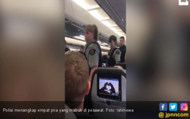 Empat Pria Mabuk di Pesawat Hingga Buka Paksa Rok Pramugari