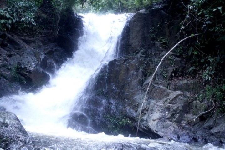 Bagi Pencinta Olahraga Arum Jeram, Air Terjun Tembulon Ruso Inhil ini Tempat yang Tepat Untuk Anda