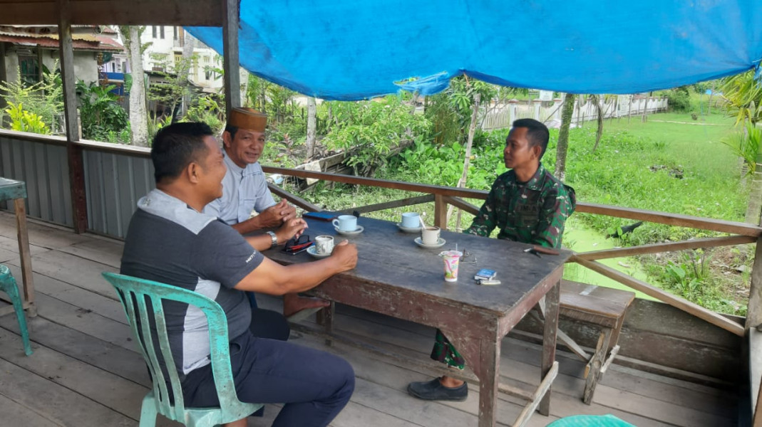 Babinsa Serda Ramli Jalin Silaturahmi dan Jaga Kerjasama Bersama Masyarakat