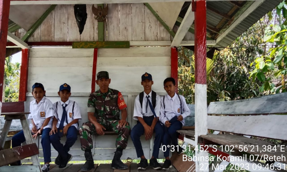 Komsos Bersama Pelajar, Koramil 07/Reteh Berikan Pemahaman Terkait Nilai-nilai Pancasila