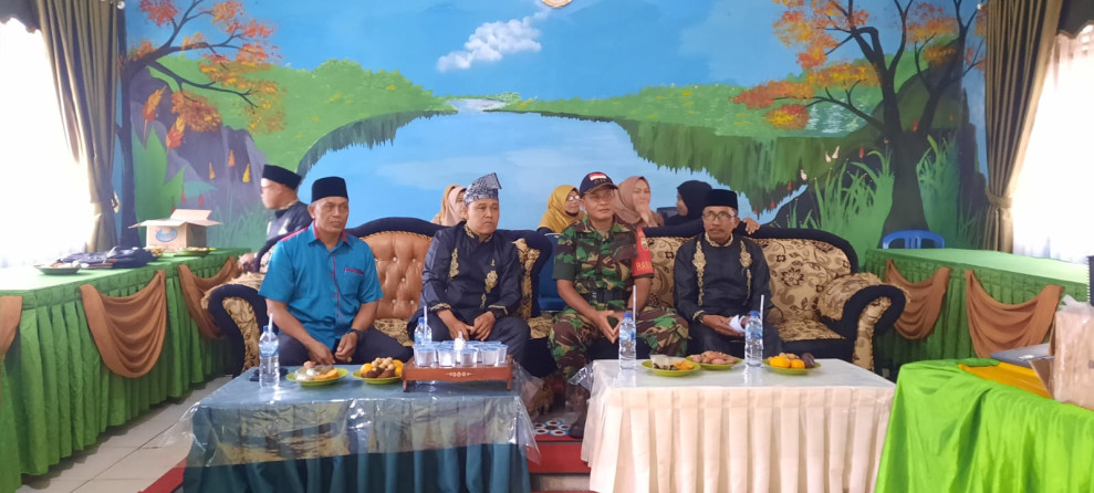 Babinsa 03/Tpl Hadiri Kegiatan Gerakan 1000 (Seribu) Guru Membaca Buku Secara Nyaring (Read Aloud) di SD 010 Desa Bayas Jaya