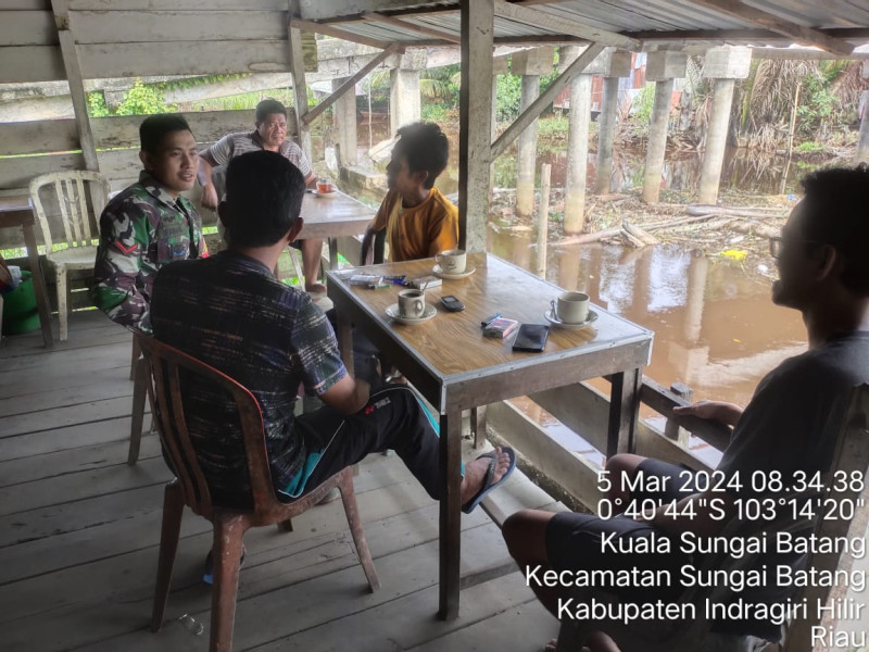 Koramil 07/Reteh Jalin Silaturahmi Antar Sesama Melalui Komsos