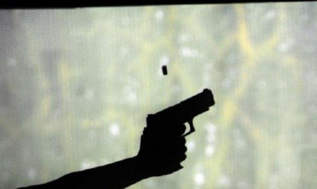 Cinta Segitiga Rumit, Selingkuhan Tembak Kepala dan Dada Suami Sah