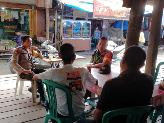 Babinsa Koramil 04/Kuindra Terus Tingkatkan Komunikasi Sosial di Wilayah