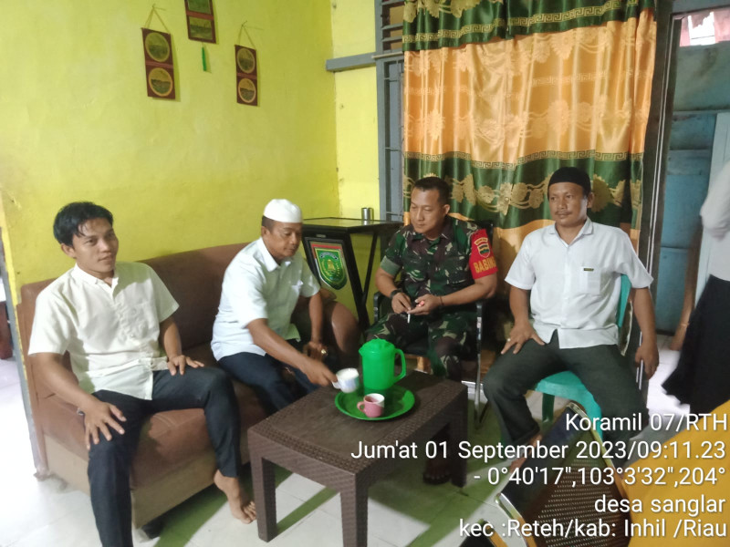 Tingkatkan Silaturahmi, Koramil 07/Reteh Berikan Informasi Terkait Bahaya Narkoba dan Judi Online