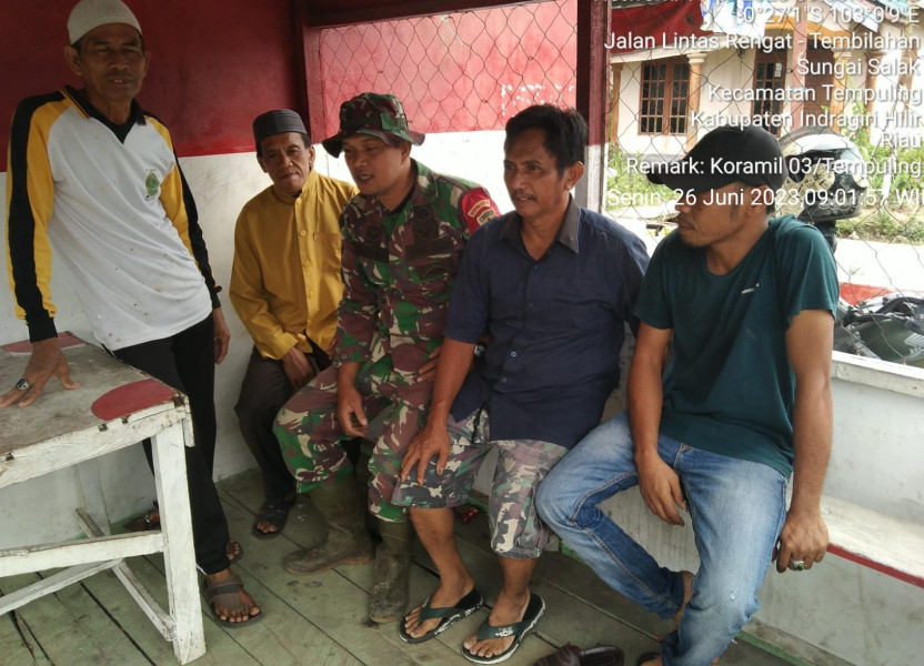 Komsos ke Kampung Pancasila, Ini yang Dilakukan Babinsa Sertu Paryono