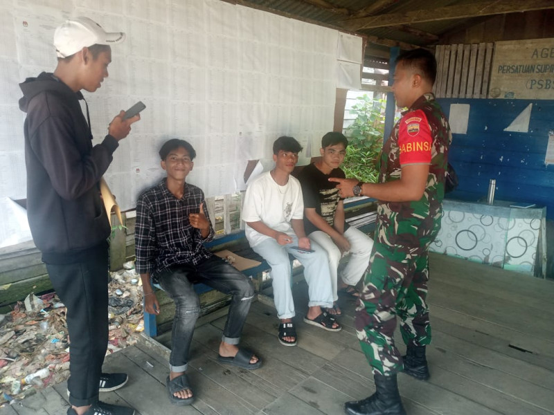 Babinsa Koramil 04/Kuindra Jaga Nilai-nilai Luhur Pancasila di Kehidupan Sehari-hari