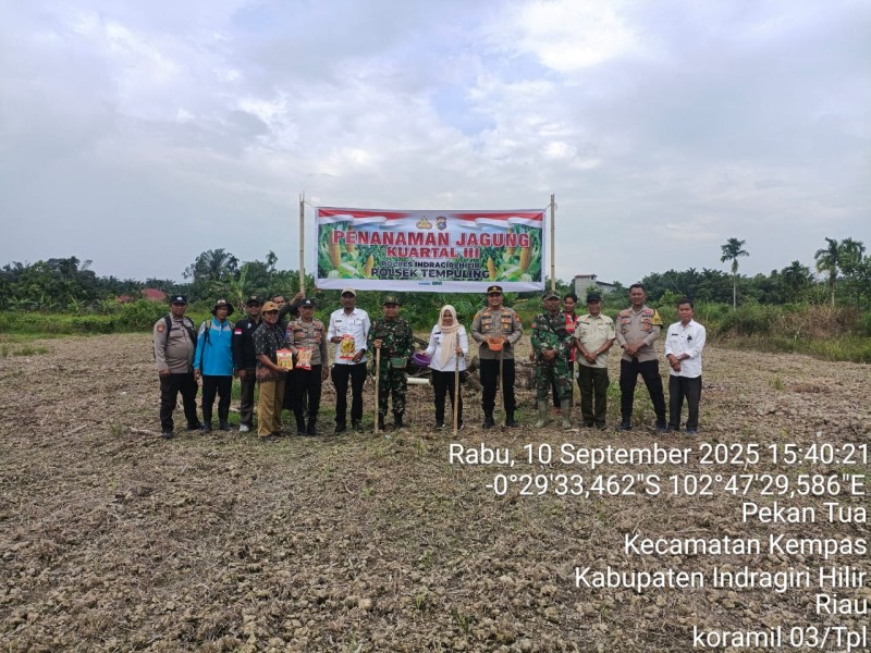 Sinergi TNI-Desa: Danramil Muchazzar Gerakkan Ketahanan Pangan di Harapan Jaya!