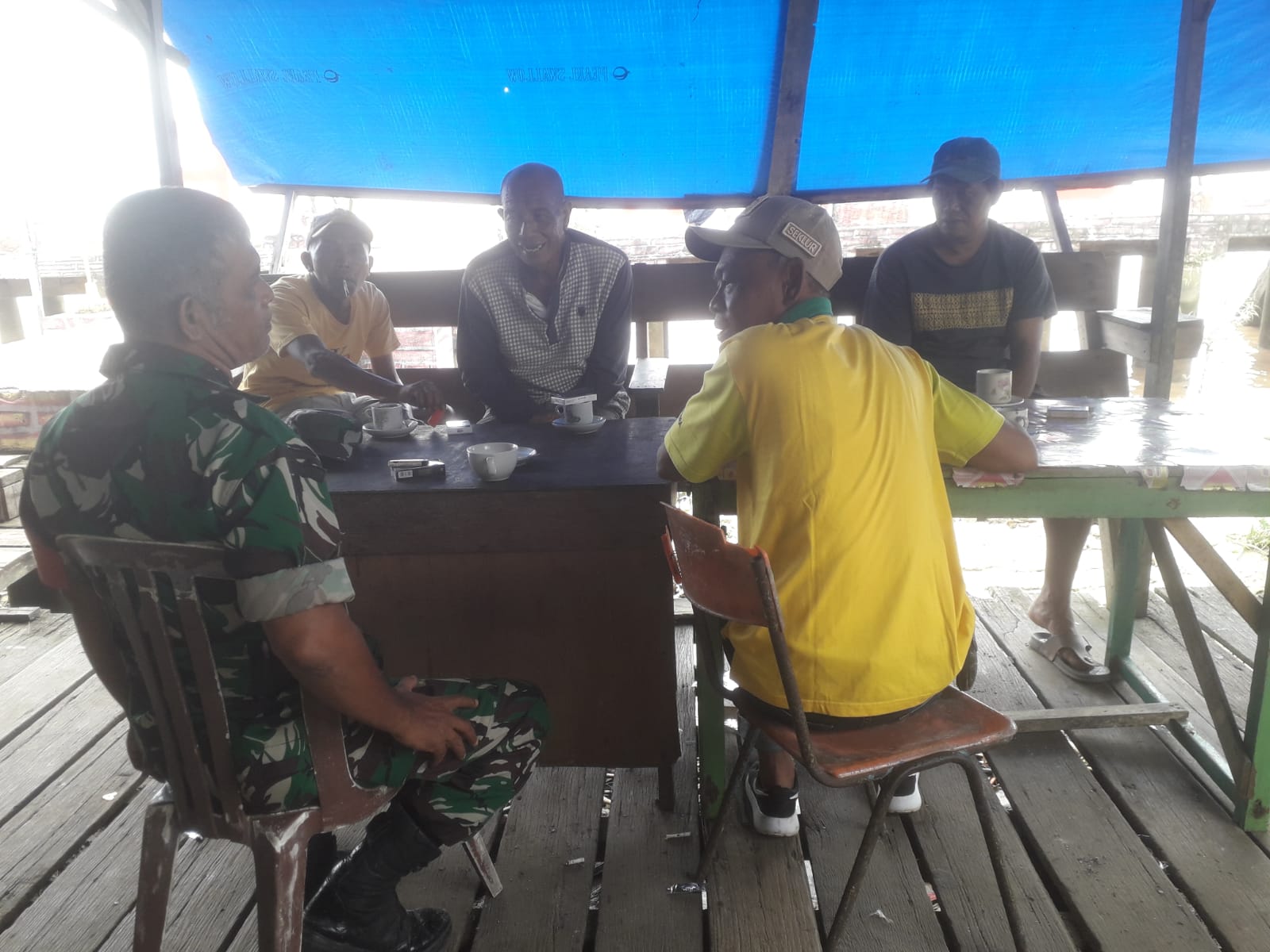 Babinsa Koramil 04/Kuindra Selalu Himbau Untuk Berhati-hati Pada Musim Hujan