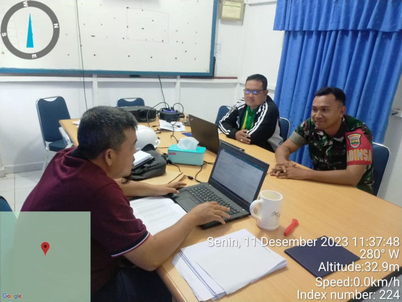 Jalin Silaturahmi Bersama Masyarakat, Babinsa Koramil 09/Kmg Laksanakan Komsos Di Binaan