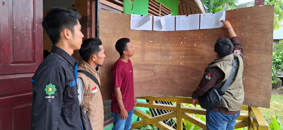 Monitoring Penempelan Daftar Pemilih Sementara Oleh KPU Kabupaten Indragiri Hilir