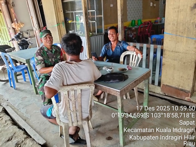 Babinsa Serda Ali B. Harahap Ciptakan Tali Persaudaraan Antar Sesama Melalui Komsos