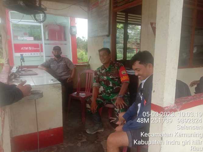 Komsos Babinsa Koramil 09/Kemuning Untuk Jalin Kedekatan
