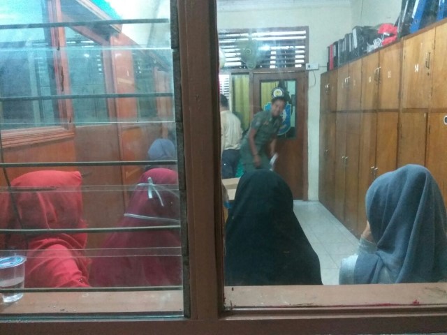 4 Pasang Dipergoki dalam Wisma Saat Razia Satpol PP Inhil 