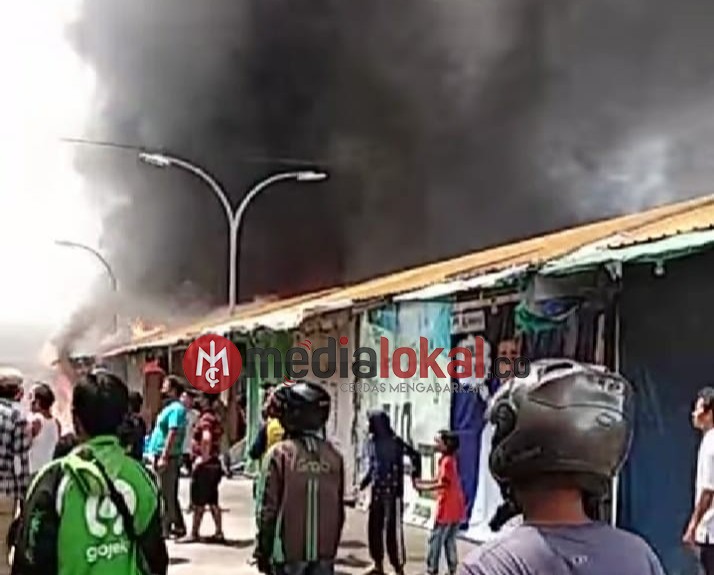 Pasar Seken Taras Square Batam Centre Terbakar, Hanguskan Puluhan Kios dan Satu Mobil