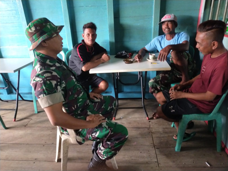 Menyongsong Pilkada Damai, Babinsa Koramil 03/Tpl Galakkan Kegiatan Komunikasi Sosial