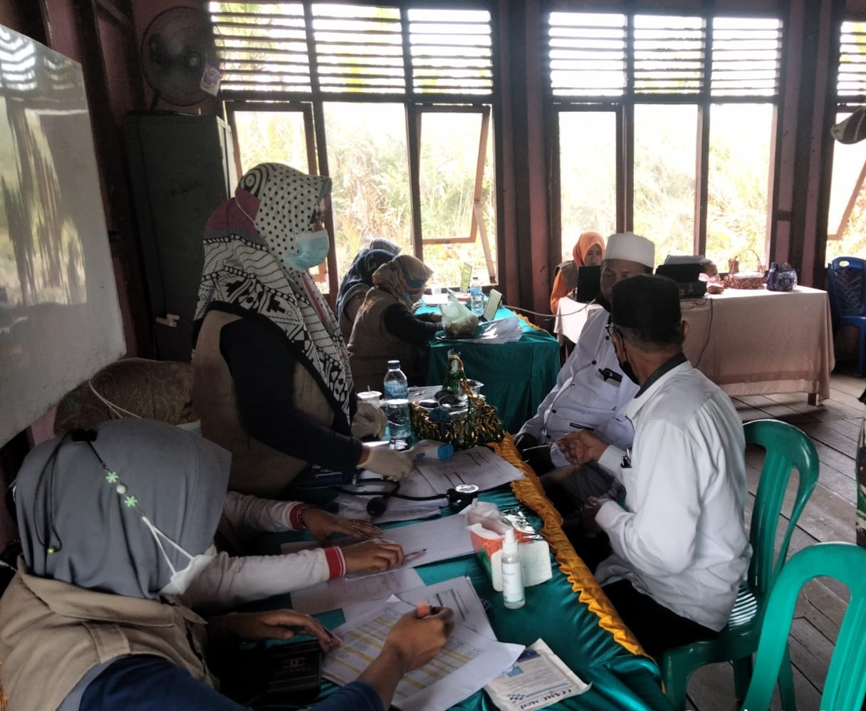 UPT Puskesmas Sungai Piring Gelar Vaksinasi Covid-19 di Sungai Luar