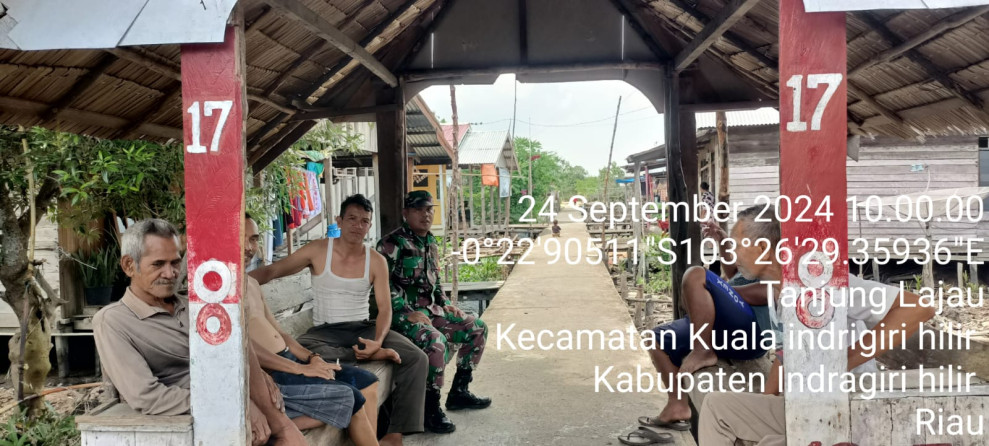 Ciptakan Situasi yang Kondusif Melalui Komsos Babinsa Koramil 04/Kuindra