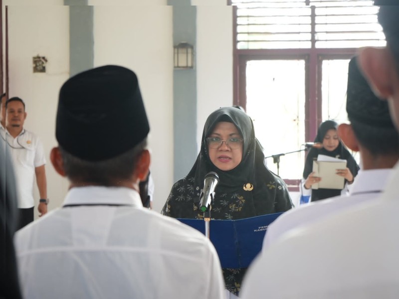Lantik Anggota Bapekam se-Kecamatan Mempura, Bupati Afni Tekankan Kolaborasi Program Strategis di Tengah Defisit Anggaran
