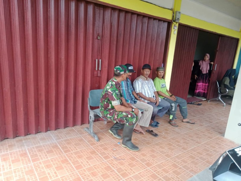 Pengawasan SDM di Desa Sanglar: Meningkatkan Kepercayaan Masyarakat Terhadap Babinsa Koramil 07/Reteh