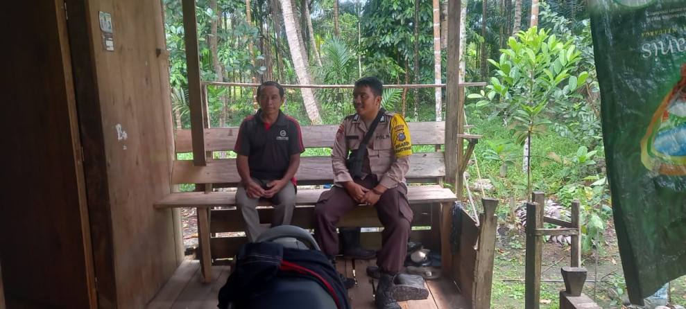 Lewat Sambang, Bhabinkamtibmas Brigadir Sebi Kurniawan Ajak Warga Wujudkan Kamtibmas Kondusif