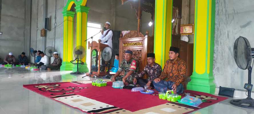 Dalam Memperingati Isra dan Mi'raj, Babinsa Desa Kuala Keritang Laksanakan Tausiyah