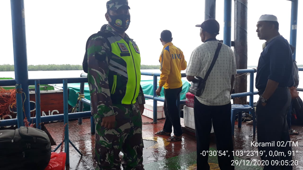 Teggakan Protkes di Pelabuhan Kuala Enok, Berikut Pesan Personil Koramil 02/Tanah Merah