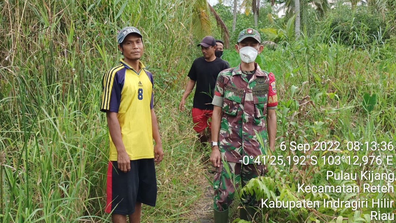 Babinsa Koramil 07/Reteh Aktif Lakukan Patroli Bekas Karlahut di Desa Binaan