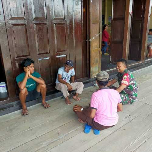 Peduli Terhadap Warga, Babinsa Koramil 04/Kuindra Turun Lakukan Komsos