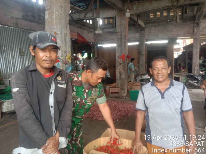 Babinsa Koramil 04/Kuindra: Mari Kita Tingkatkan Kepedulian Kita Antar Sesama