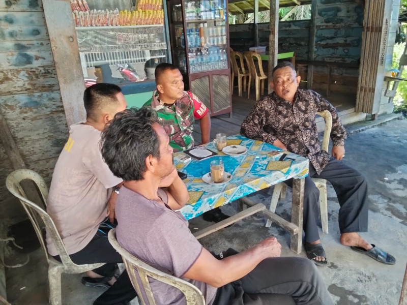 Babinsa Serka Ferry Barus Tingkatkan Tali Silaturahmi Dengan Masyarakat Setempat