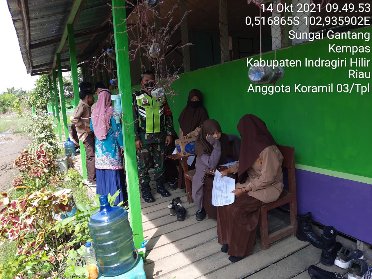 Komsos Babinsa 03/Tempuling Bersama Guru Dan Pelajar MA Alsahmi Desa Sungai Gantang