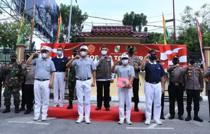250 Ton Beras  Diterima Wali Kota Pekanbaru dari Yayasan Buddha Tzu Chi