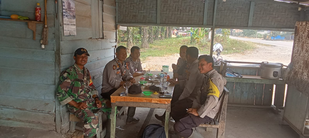 Jalin Kerjasama Yang Baik Antara Babinsa Koramil 09/Kmg Dengan Anggota Polsek