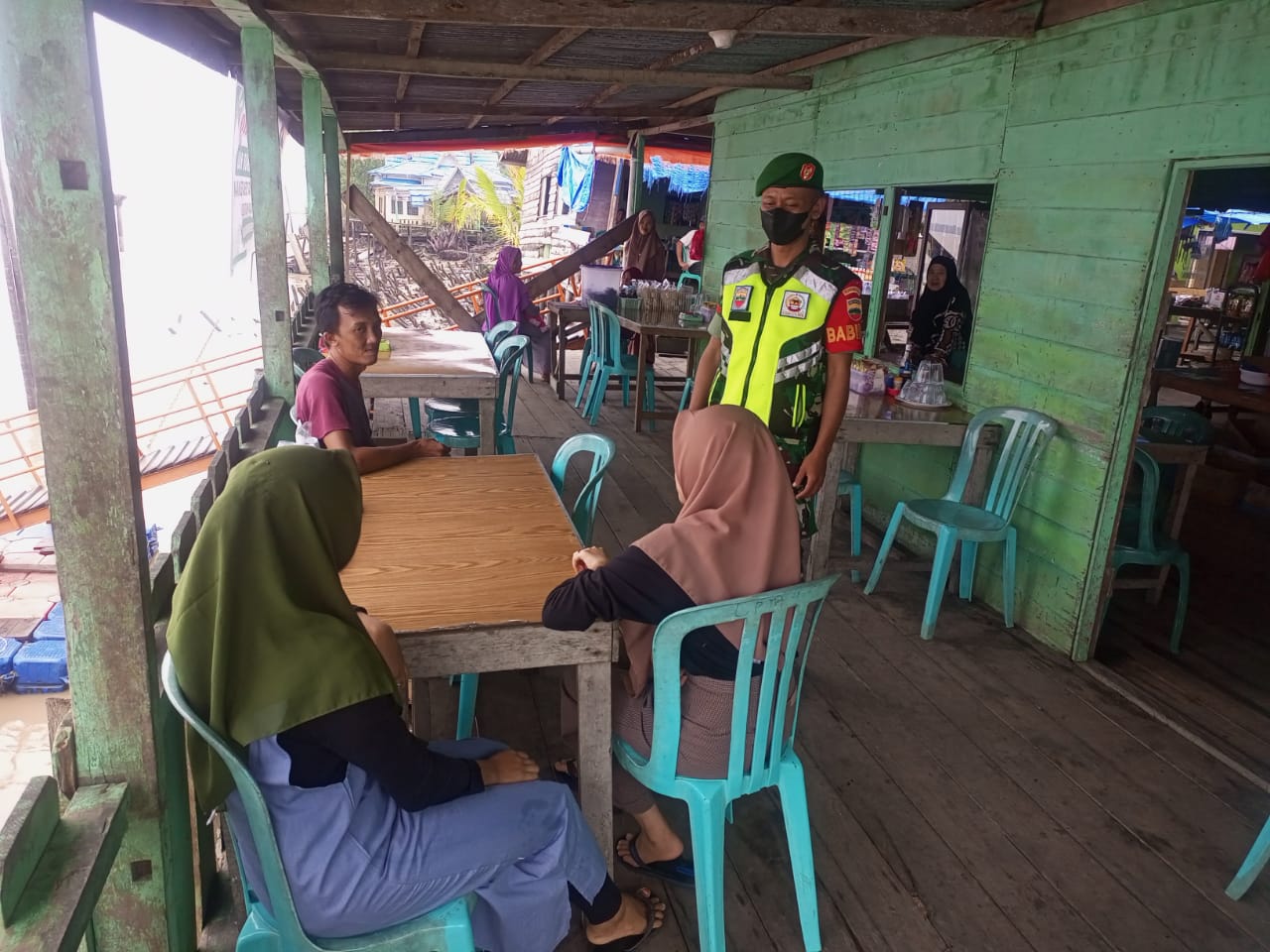 Disiplin Prokes Terus Diterapkan Oleh Anggota Koramil 04/Kuindra