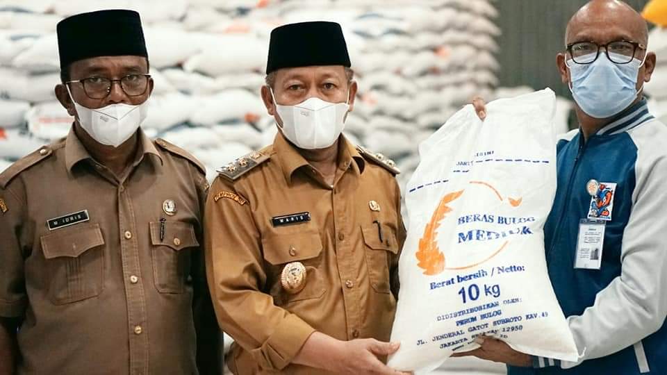 Usai Kunjungi Gudang Bulog, Plt Wali Kota Tanjungbalai Pastikan Beras PPKM Siap Disalurkan Usai Kunjungi Gudang Bulog, Plt Wali Kota Tanjungbalai Pastikan Beras PPKM Siap Disalurkan