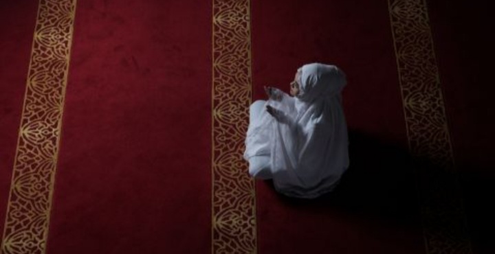 Bacaan Sholawat Nariyah, Pembuka Rezeki dan Keistimewaan Lainnya, Yuk Lihat  Bacaan Sholawat Nariyah, Pembuka Rezeki dan Keistimewaan Lainnya, Yuk Lihat