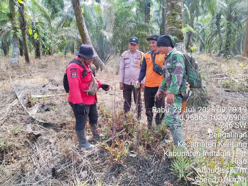 Babinsa Koramil 09/Kemuning: Patroli untuk Menciptakan Lingkungan yang Aman dan Terkendali