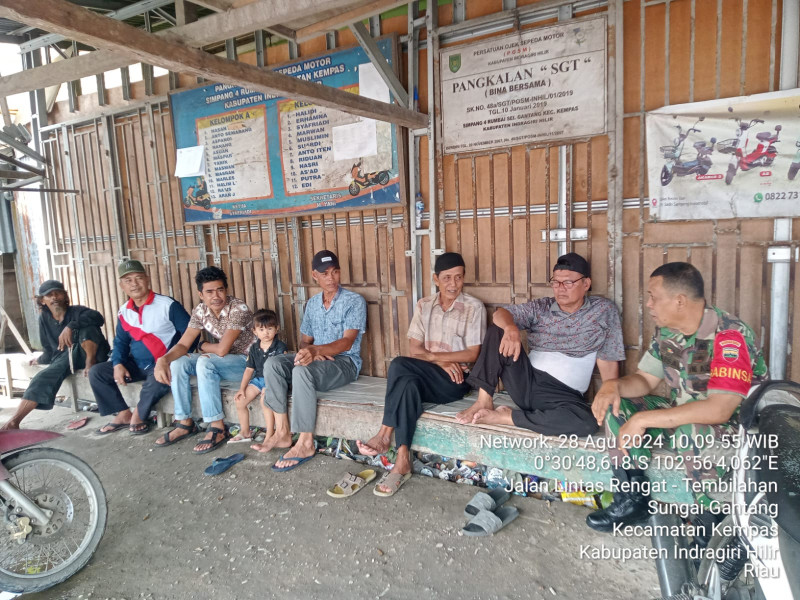 Komsos Dengan Tukang Ojek, Babinsa Koramil 03/Tpl Sampaikan Tentang Lakalalin