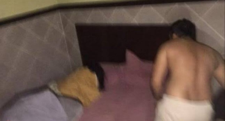 Tak Mampu Tahan Nafsu, Dua Pria Nyelonong Tengah Malam Demi Bisa Tiduri Janda di Atas Tikar     