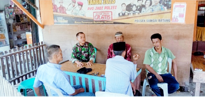 Pengawasan SDM untuk Meningkatkan Keamanan Bersama Babinsa Koramil 07/Reteh