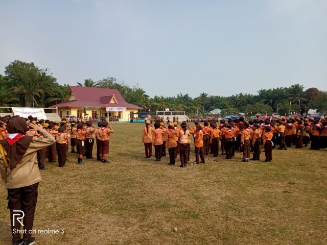 Kukerta UR Ikut Sukseskan Acara Perkemahan Hari Pramuka ke-58 Kecamatan Pangkalan Kuras