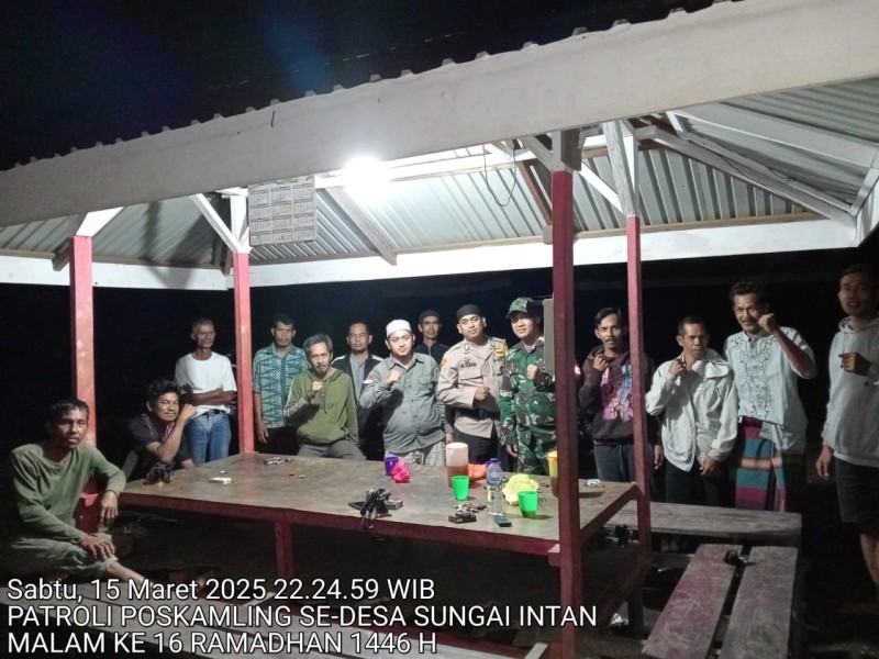 Tiga Pilar Desa Sungai Intan Patroli Poskamling, Jaga Keamanan di Bulan Ramadan