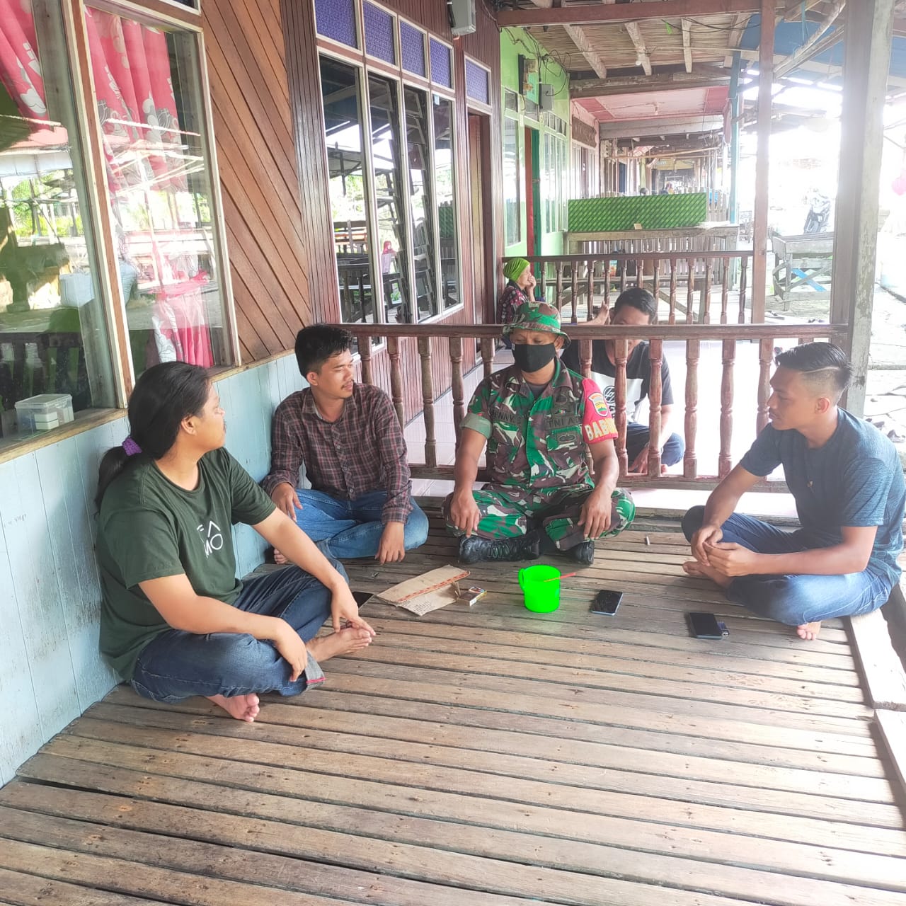 Wujudkan Hubungan Baik Bersama Warga Melalui Komsos Yang Dilakukan Oleh Kopda Denny. S