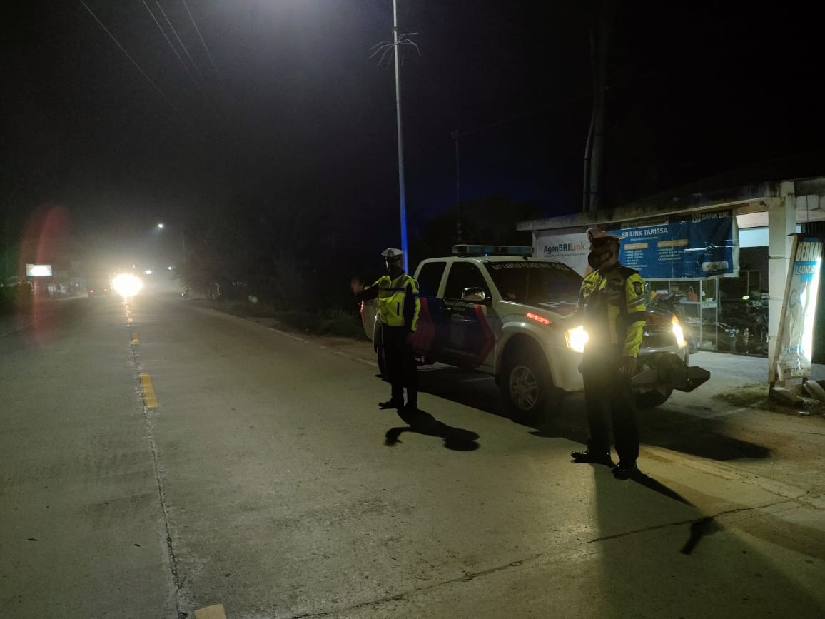 Meski Malam, Polres Inhu Terus Berpatroli Pada Titik Rawan Laka Saat Ops Lilin LK 2021 Meski Malam, Polres Inhu Terus Berpatroli Pada Titik Rawan Laka Saat Ops Lilin LK 2021
