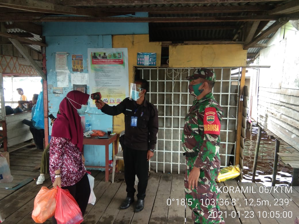Serda Lendi Piter Sirimba Tinjau Aktifitas Masyarakat di Pelabuhan Bandar Ega