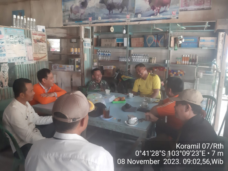 Koramil 07/Reteh Terus Jalin Silaturahmi dan Berikan Informasi Kepada Masyarakat