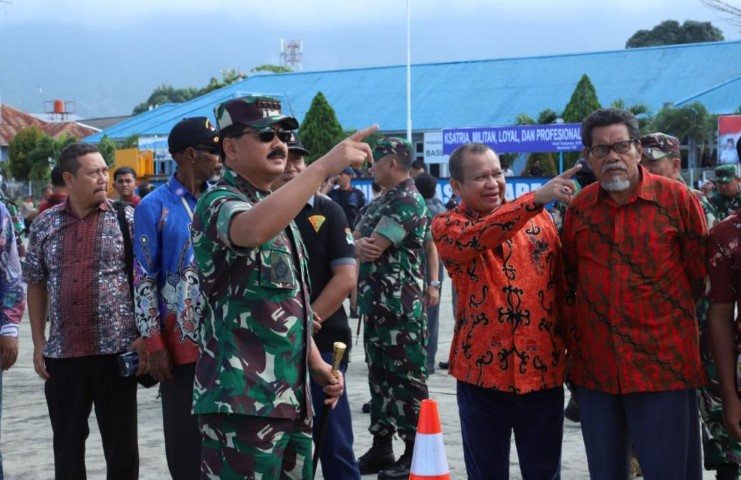 Antusiasme Masyarakat Jayapura Saksikan Latihan PPRC TNI tahun 2019