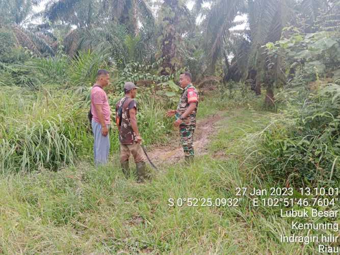 Giat Turun Ke Desa, Babinsa Koramil 09/Kemuning Terapkan Patroli Rutin