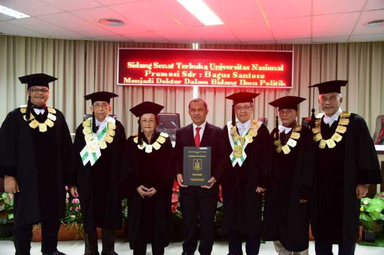Bagus Santoso Raih Gelar Doktor, Sebut Kasmarni Guru Ahli Strategi Politik Sejati